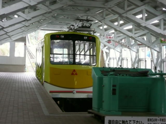 ケーブルカー乗り場